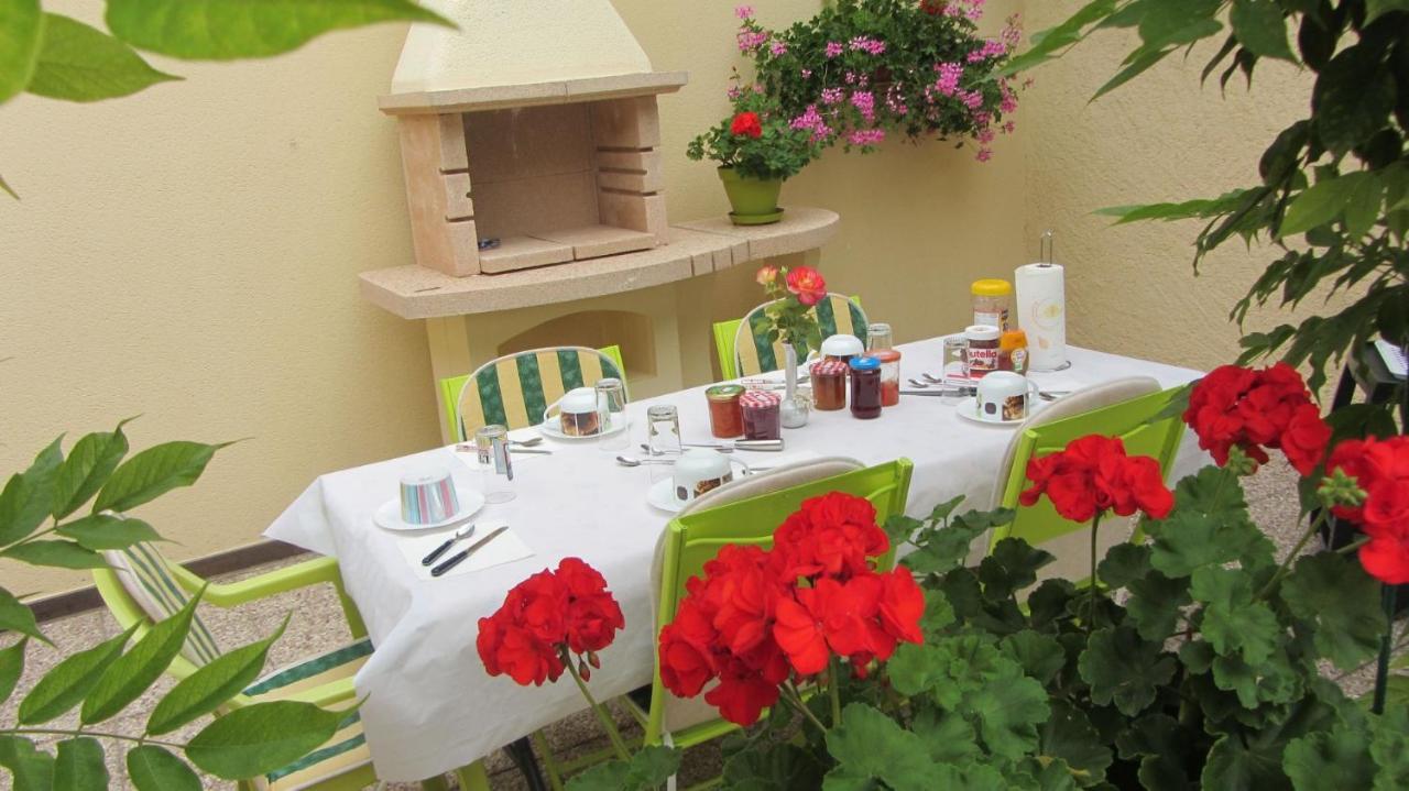 Bed and Breakfast Les Glycines Choloy Exteriér fotografie