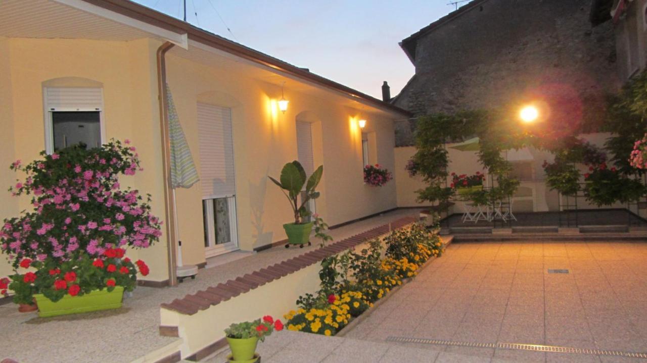 Bed and Breakfast Les Glycines Choloy Exteriér fotografie