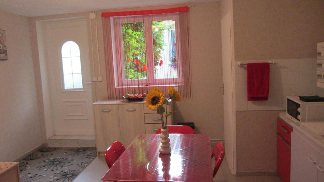 Bed and Breakfast Les Glycines Choloy Exteriér fotografie